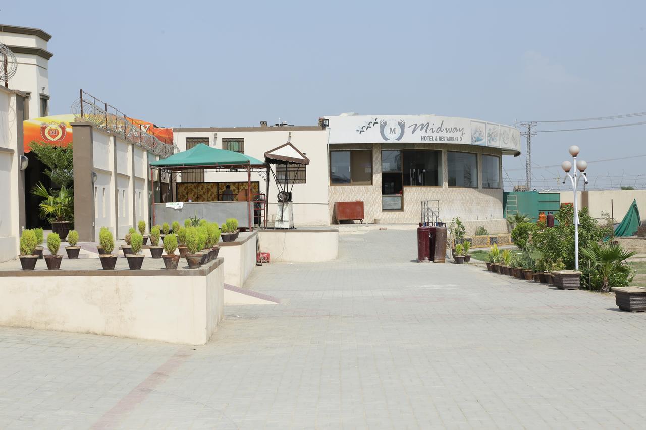 Midway Hotel & Restaurant Sadiqabad Exterior foto